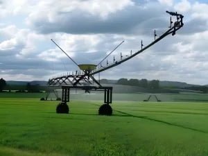 Center pivot irrigation system repair
